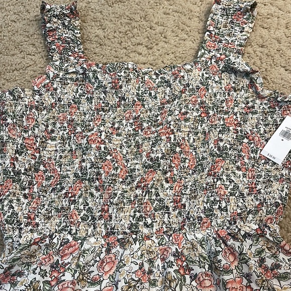 Old Navy tank top - Picture 5 of 5